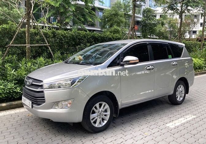 Chính chủ bán INNOVA 2019 E sơn rin máy rin xe nhà