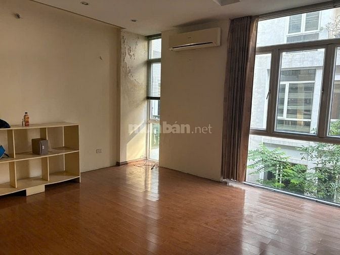 cho thuê nhà 5 tầng ngõ ô tô tại phố Giảng Võ