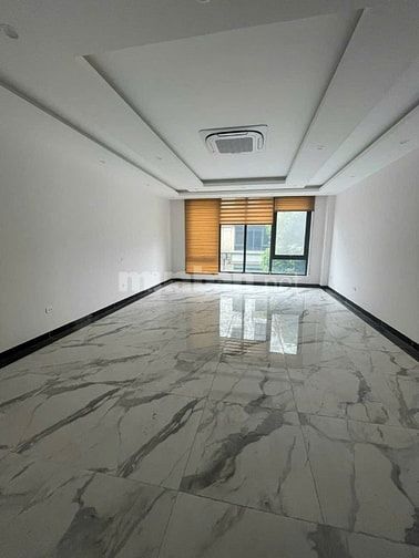 Chính chủ bán 2 căn shophouse hoàn thiện dt 135m giá 16 tỷ Vinhomes GL