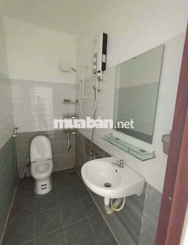 Nhà mới sẵn nội thất ,gần trường gtvt, gần pmqt, di gv gần .