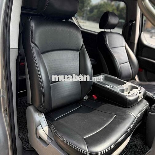 Bán gấp xe tài van 6 chỗ máy dầu Hyundai Starex