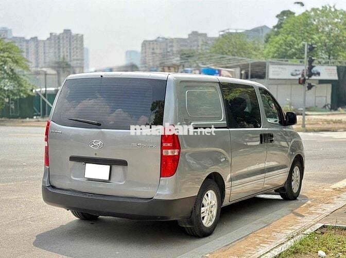 Bán gấp xe tài van 6 chỗ máy dầu Hyundai Starex