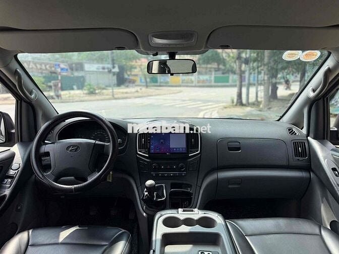 Bán gấp xe tài van 6 chỗ máy dầu Hyundai Starex