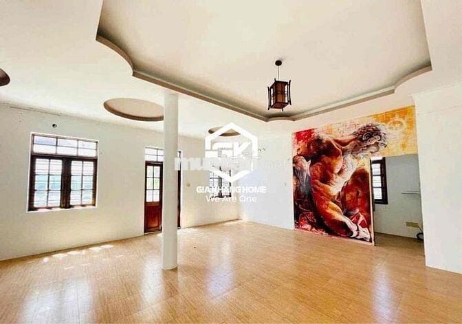 NHÀ SÂN VƯỜN Ở VÀ KINH DOANH SẠCH 4 PHÒNG NGỦ ĐƯỜNG NNHA TRANG CHO THU