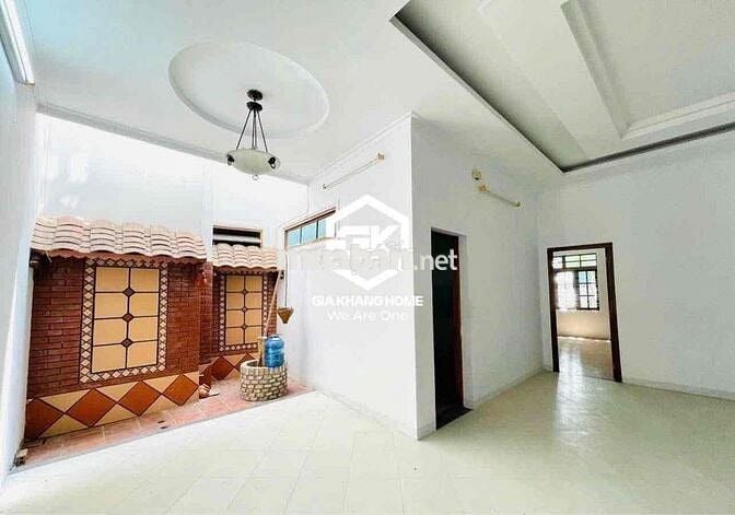 NHÀ SÂN VƯỜN Ở VÀ KINH DOANH SẠCH 4 PHÒNG NGỦ ĐƯỜNG NNHA TRANG CHO THU