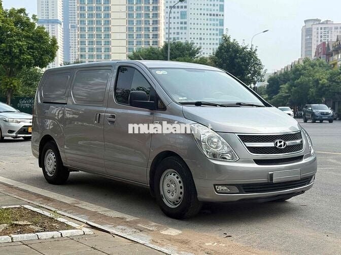 Hyundai Grand Starex 2011 Van 3 chỗ máy dầu AT