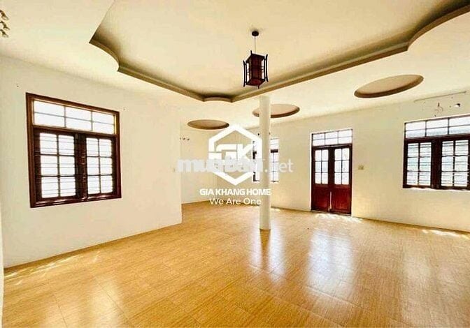 NHÀ SÂN VƯỜN Ở VÀ KINH DOANH SẠCH 4 PHÒNG NGỦ ĐƯỜNG NNHA TRANG CHO THU