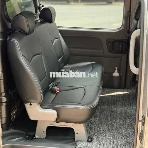 Bán gấp xe tài van 6 chỗ máy dầu Hyundai Starex