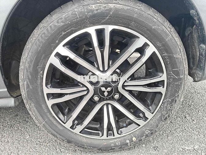 Mitsubishi Attrage 2021 CVT Premium - 26000 km