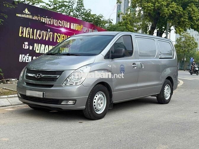 Hyundai Grand Starex 2011 Van 3 chỗ máy dầu AT