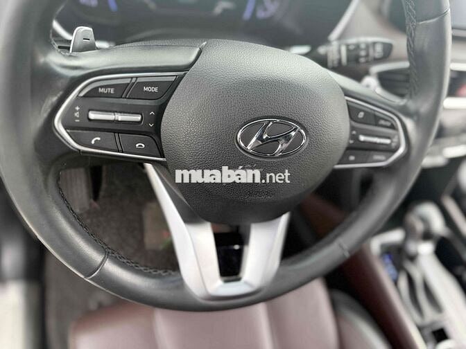 Hyundai Santa Fe 2019 2.4L  AT 4 WD - 63000 km