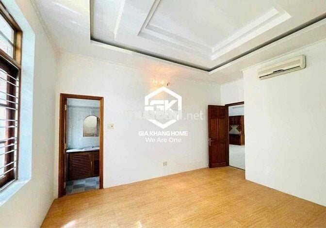 NHÀ SÂN VƯỜN Ở VÀ KINH DOANH SẠCH 4 PHÒNG NGỦ ĐƯỜNG NNHA TRANG CHO THU