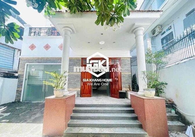 NHÀ SÂN VƯỜN Ở VÀ KINH DOANH SẠCH 4 PHÒNG NGỦ ĐƯỜNG NNHA TRANG CHO THU