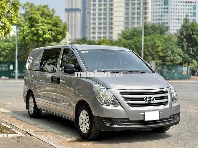 Bán gấp xe tài van 6 chỗ máy dầu Hyundai Starex