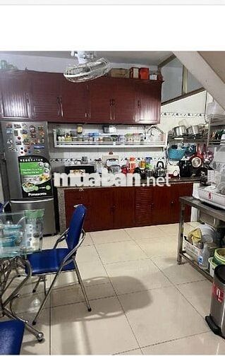 70m², đường xe hơi 8m, ngay trục Nguyễn Văn Trỗi , ngang 4,2m x 17,5m