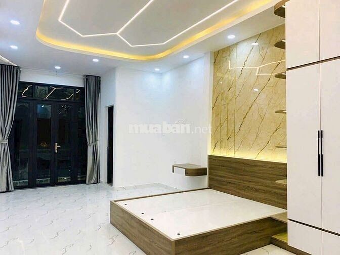 NHÀ ĐẸP MỚI SÂN XE HƠI, DT 4*21, TRỆT LẦU, 3PN, , GẦN NGÃ TƯ GA