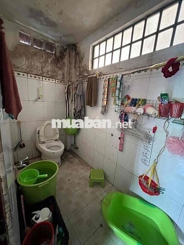 Nhà Thuê Khuôn Viên Rộng DT 6x30 (Nhà Cấp 4 2Pn 1Wc Sân Ôtô)Ngã Tư Ga