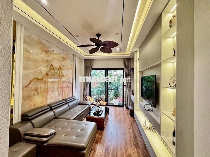 NHÀ PHỐ SÀI ĐỒNG - OTO VÀO NHÀ - KINH DOANH TỐT - NHÀ XÂY ĐẸP KIÊN CỐ