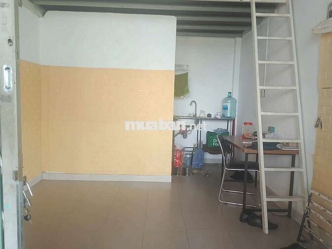 Cần pass lại phòng trọ tầng trệt mặt tiền đường bờ sông