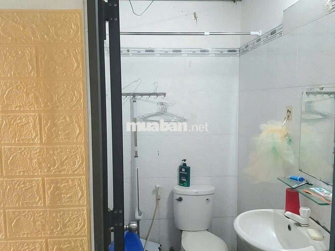 Cần pass lại phòng trọ tầng trệt mặt tiền đường bờ sông
