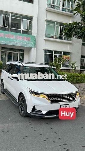 Kia Carnival 2022 2.2D Luxury 8 chỗ - 6 km