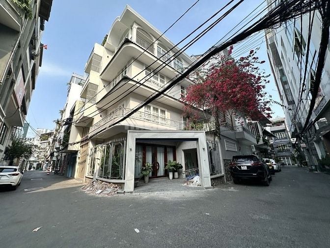 Bán nhà HXH 5,5m Trần Hưng Đạo Q.1 - 46m2 đất - giá 8,6 tỷ
