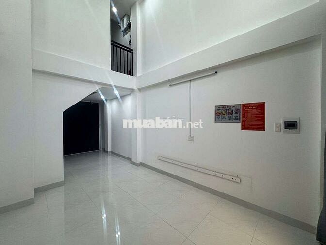 CHO THUÊ CHDV STUDIO ( BAN CÔNG, CỬA SỔ )