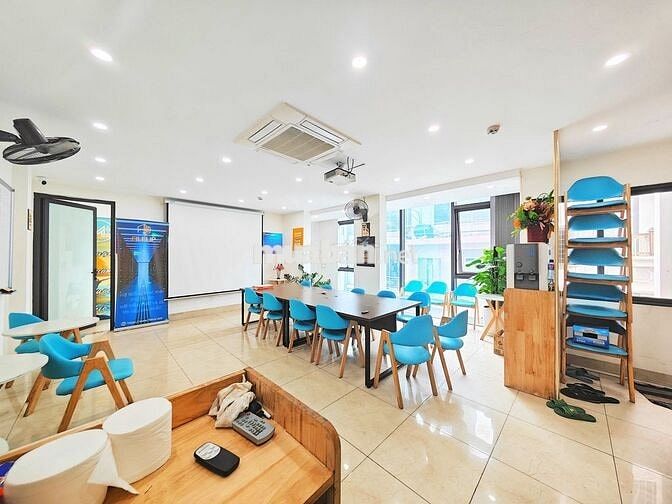 Cho thuê văn phòng Trung Kính 90m2 14tr chia sẵn 2 phòng full nội thất