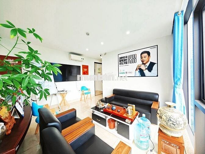 Cho thuê văn phòng Trung Kính 90m2 14tr chia sẵn 2 phòng full nội thất