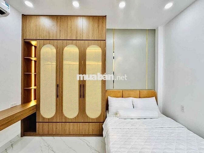 ✈️ NHÀ 2 LẦU CỰC ĐẸP KHU VIP – 15P RA NHÀ GA T3