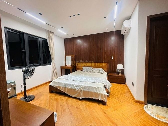 Bán tòa nhà văn phòng Lĩnh Nam, Dt 70m2, 6t, mt 15m, ô tô tránh vỉa hè