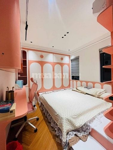 Bán tòa nhà văn phòng Lĩnh Nam, Dt 70m2, 6t, mt 15m, ô tô tránh vỉa hè