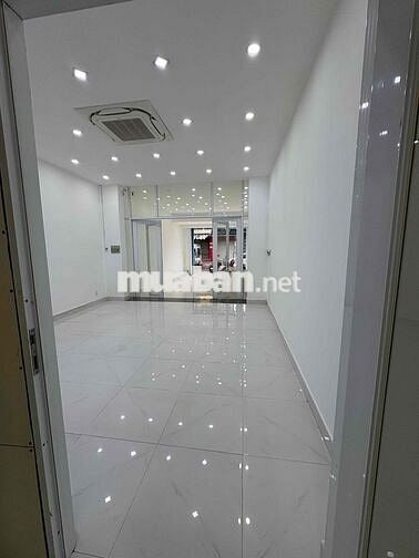 Mặt bằng kinh doanh 929 Âu Cơ, 4.3 * 22m, 1 trệt 2 tầng