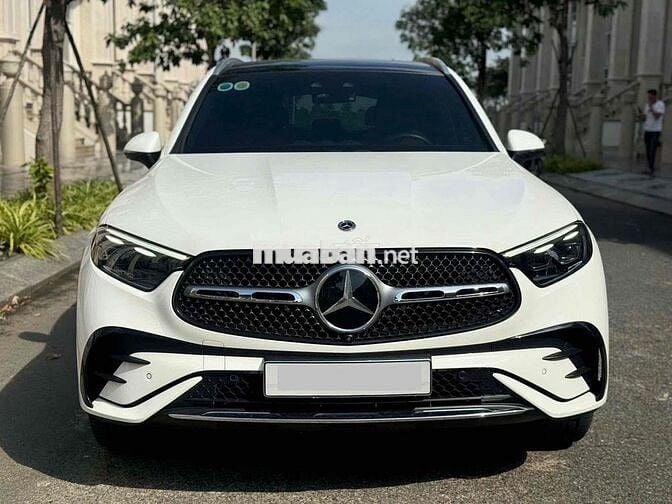 Mercedes Benz GLC Class 2023 - 8999 km mới nhất
