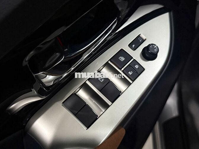 Toyota Innova 2018 2.0G - cực kỳ lướt 7,000 km zin