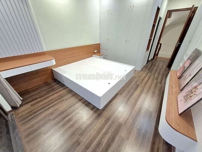 BÁN NHÀ 5 TẦNG PHỐ TRẠM – LONG BIÊN FULL NỘI THẤT CAO CẤP, ÔTÔ ĐỖ CỔNG