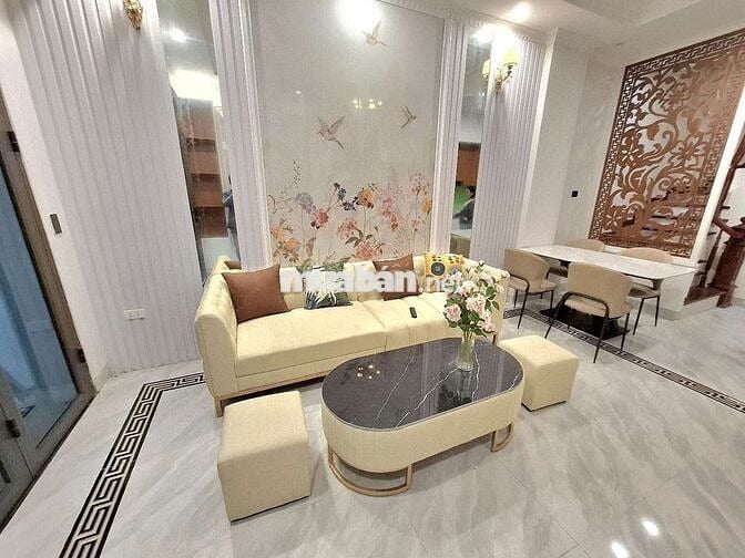 BÁN NHÀ 5 TẦNG PHỐ TRẠM – LONG BIÊN FULL NỘI THẤT CAO CẤP, ÔTÔ ĐỖ CỔNG