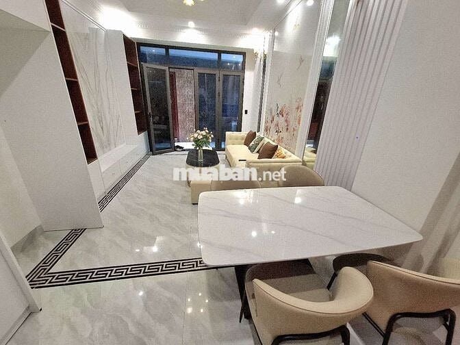 BÁN NHÀ 5 TẦNG PHỐ TRẠM – LONG BIÊN FULL NỘI THẤT CAO CẤP, ÔTÔ ĐỖ CỔNG