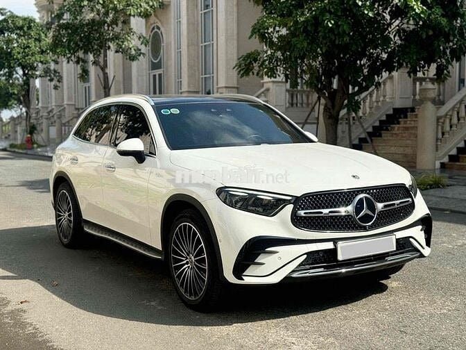 Mercedes Benz GLC Class 2023 - 8999 km mới nhất