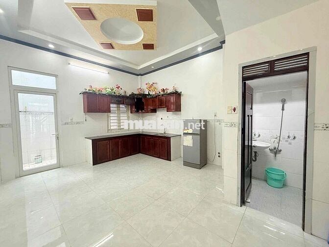 CHO THUÊ NHÀ HẺM 876 TRẦN NAM PHÚ