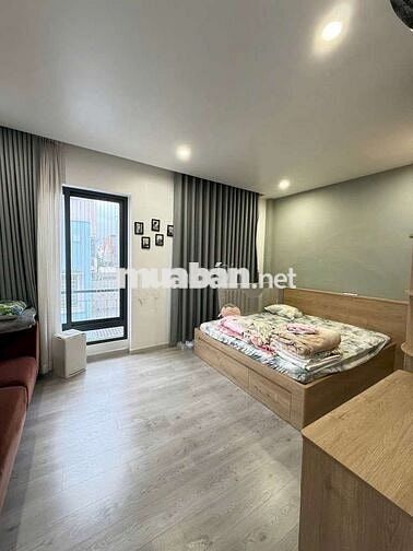 💥💥 Ngã tư HÀNG XANH Giáp Q1
-  55m2 - 5 Tầng đúc + 5Pn  Nhỉnh 7,x TT
