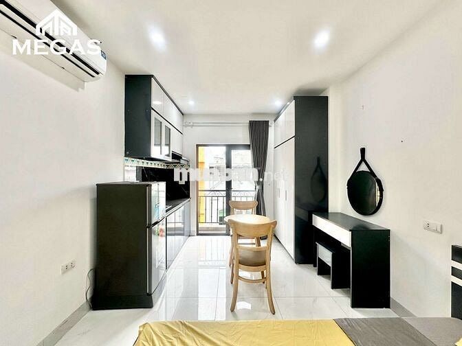 STUDIO BAN CÔNG ĐẦY ĐỦ NỘI THẤT NGAY SVĐ MỸ ĐÌNH