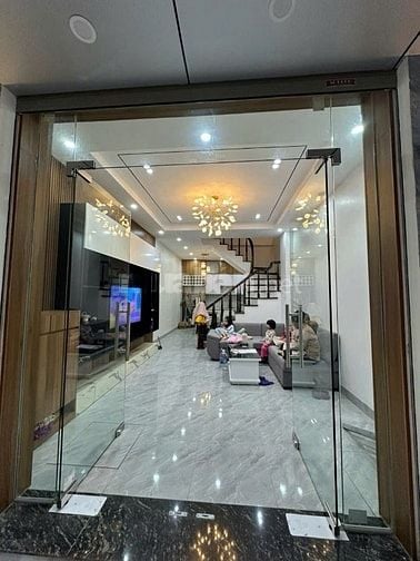 Nhà hướng Đông sổ vuông mặt tiền 4,2m nhà dân xây cực kỳ chắc chắn. 