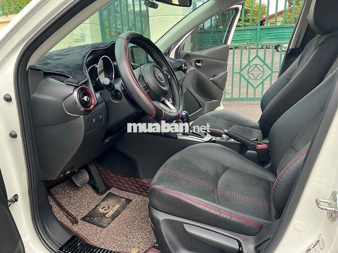 Mazda 2 2024 Premium - 10000 km