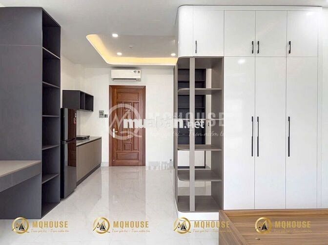 Căn hộ full nội thất ban công lớn thoáng mát Thái Văn Lung Quận 1