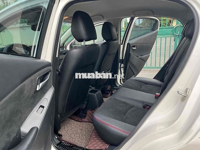 Mazda 2 2024 Premium - 10000 km