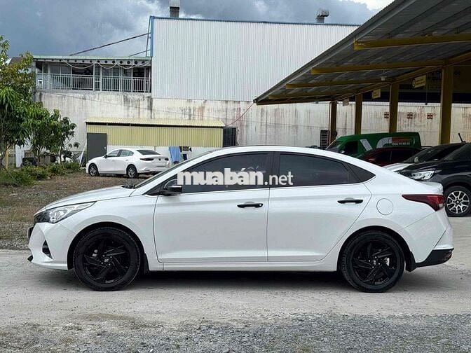 Đầy đủ tiện nghi, số km ít, chất xe như mới