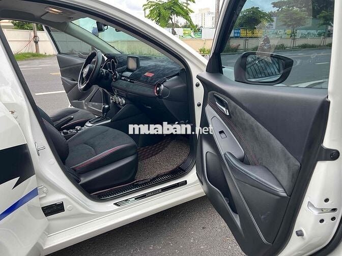 Mazda 2 2024 Premium - 10000 km