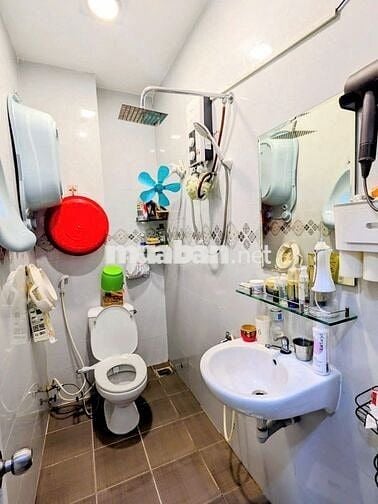 BÁN NHÀ ĐẸP QUẬN 10 - 2 TẦNG - 7.3 TỶ (TL) - HẺM ĐẸP SÁT MT, GẦN CMT8