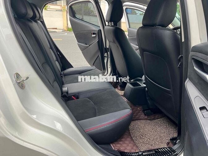 Mazda 2 2024 Premium - 10000 km